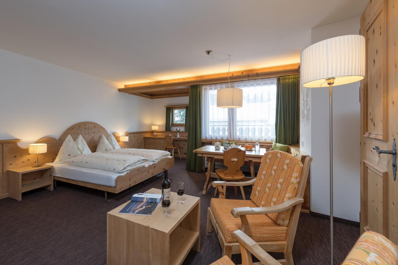 Hotel Seraina Sils Maria Buitenkant foto